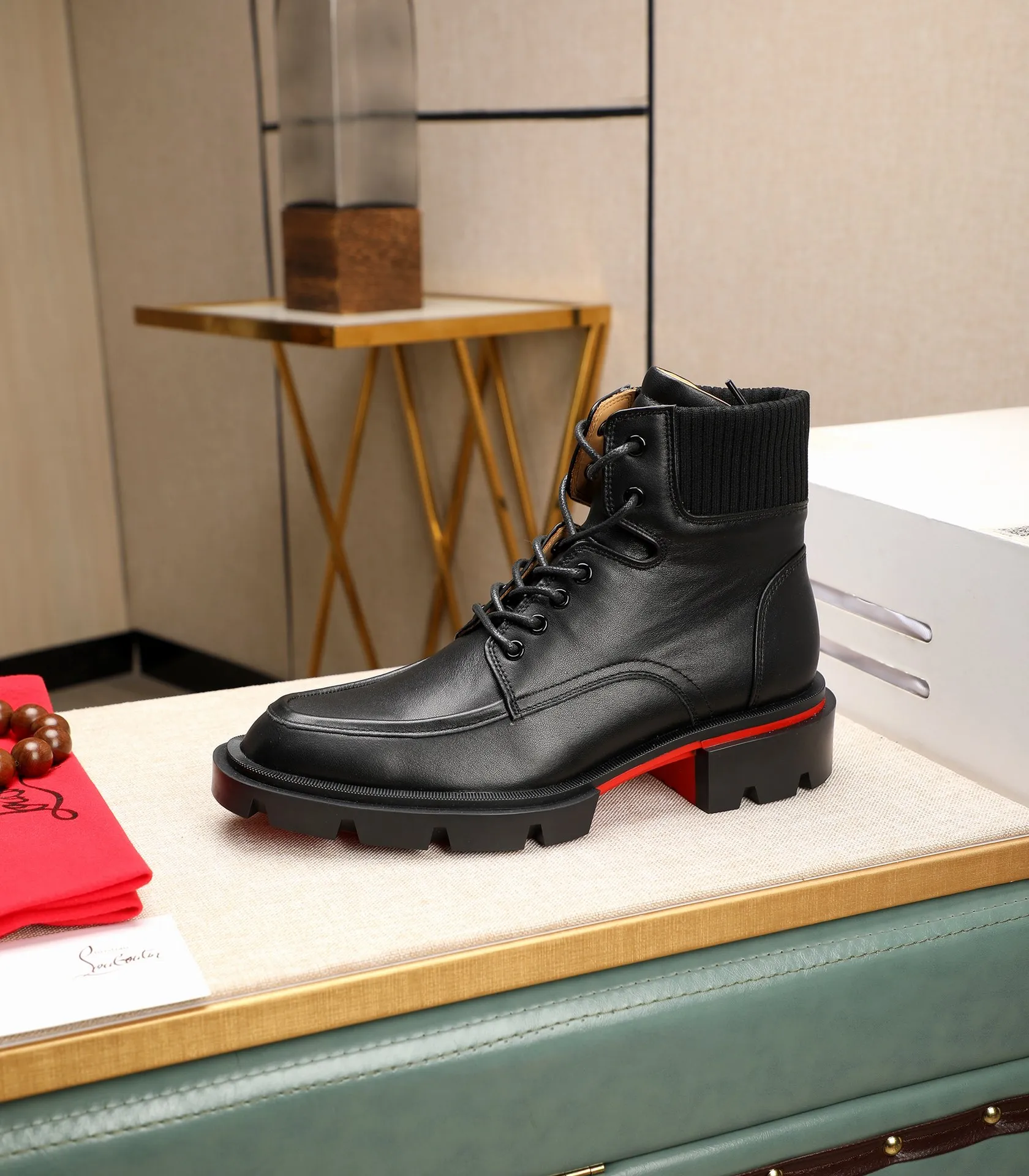 Men's Men's Shoes💰920 New Actual Shots••CL～High-end men's red-soled shoes! ••🆑Top original order purchasing agent. Imported top-layer ten-fingerprint leather and water-dyed cowhide inside 🉑️ Imported TPU rubber sole, wear-resistant and non-slip, full of European style, SIZA: 39-44 (45.46, customized)